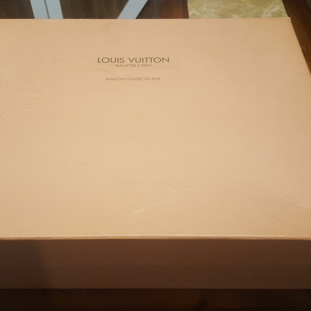 Louis Vuitton XL gift box